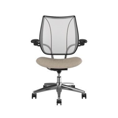 Silla de trabajo Liberty, respaldo Pinstripe White, asiento Hallingdal 65 0200, estructura pulida con embellecedores negros Picture 2